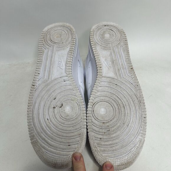 Nike Shoes Air Force 1 '07 Low “Triple White” 2024 - Picture 7 of 8